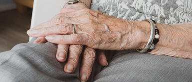 VMT: hijos abandonan a su madre en albergue pero luego van por ella VMT: hijos abandonan a su madre en albergue pero luego van por ella