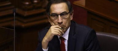 Congreso sugiere que Martín Vizcarra sea inhabilitado de ejercer cargos públicos por 10 años Congreso sugiere que Martín Vizcarra sea inhabilitado de ejercer cargos públicos por 10 años