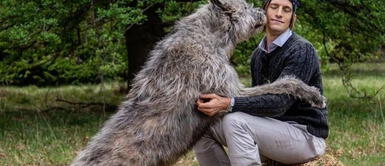 Iván de Pineda y su perro gigante encandilan las redes sociales Iván de Pineda y su perro gigante encandilan las redes sociales