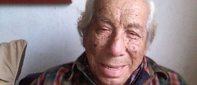 Guillermo Campos: actor cómico vende sus discos en la calle Guillermo Campos: actor cómico vende sus discos en la calle