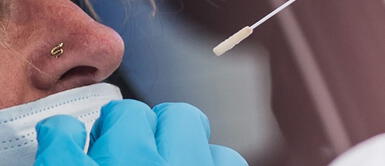 Joven denuncia que fue drogada con supuesta prueba COVID-19 en entrevista de trabajo Joven denuncia que fue drogada con supuesta prueba COVID-19 en entrevista de trabajo