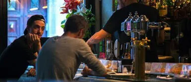 Colegio Médico pide a Gobierno cerrar cines, bares y casinos ante segunda ola de COVID-19 Colegio Médico pide a Gobierno cerrar cines, bares y casinos ante segunda ola de COVID-19