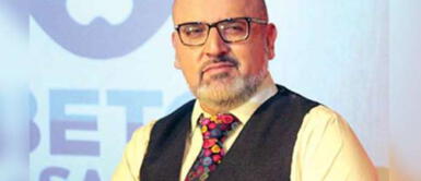 Critican a Beto Ortiz por encarar sin mascarilla a joven que 'creó' plantón en su casa Critican a Beto Ortiz por encarar sin mascarilla a joven que 'creó' plantón en su casa