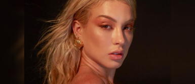 Leslie Shaw constata el auge del estampado de vaca en flamante traje de baño Leslie Shaw constata el auge del estampado de vaca en flamante traje de baño