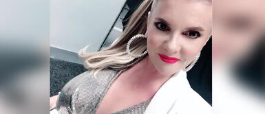 Johanna San Miguel luce la tendencia del drapeado en fulminante vestido asimétrico metalizado Johanna San Miguel luce la tendencia del drapeado en fulminante vestido asimétrico metalizado