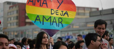 Escuela cristiana expulsa a a alumna por caso de homofobia Escuela cristiana expulsa a a alumna por caso de homofobia