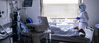 Mujer despierta de un coma por la COVID-19 y se entera que su esposo ha muerto debido al virus Mujer despierta de un coma por la COVID-19 y se entera que su esposo ha muerto debido al virus