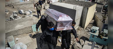 Fallecen 8.8 personas cada hora a causa de la COVID-19 en el Perú, según Sinadef Fallecen 8.8 personas cada hora a causa de la COVID-19 en el Perú, según Sinadef