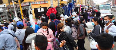 Gamarra y Mesa Redonda en riesgo de quebrar: "Ya perdimos la campaña escolar, otra vez" Gamarra y Mesa Redonda en riesgo de quebrar: "Ya perdimos la campaña escolar, otra vez"