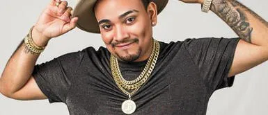 Josimar disfruta de su casa de playa al lado de sus hijos Josimar disfruta de su casa de playa al lado de sus hijos