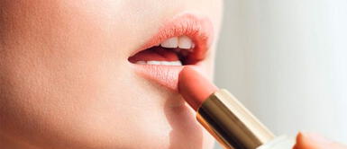 Aplica estos trucos para prolongar la duración del labial sin manchar la mascarilla Aplica estos trucos para prolongar la duración del labial sin manchar la mascarilla