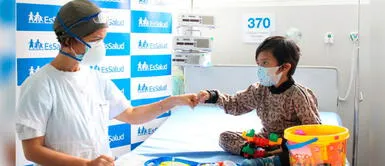 Padre dona parte de su hígado a su hijo de 4 años y logra salvarle la vida Padre dona parte de su hígado a su hijo de 4 años y logra salvarle la vida