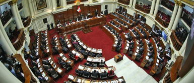 Proponen bajar el sueldo de los congresistas a 2,400 soles y cortar otros beneficios Proponen bajar el sueldo de los congresistas a 2,400 soles y cortar otros beneficios