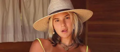 Crochet y apliques marinos, elementos del coqueto bikini azul de Macarena Vélez Crochet y apliques marinos, elementos del coqueto bikini azul de Macarena Vélez