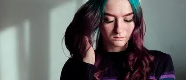 Esta es la PELIGROSA razón por la que no deberías teñir tu pelo con papel crepé Esta es la PELIGROSA razón por la que no deberías teñir tu pelo con papel crepé