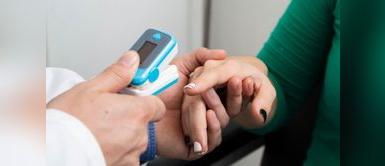 ¿Sabías que las uñas pintadas alteran medición del oxímetro? ¿Sabías que las uñas pintadas alteran medición del oxímetro?