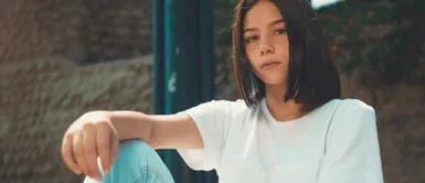 Gaela Barraza lleva los straight leg jeans, el estilo más popular para el 2021 Gaela Barraza lleva los straight leg jeans, el estilo más popular para el 2021