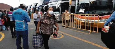 El 70% de pasajeros de buses interprovinciales de Atocongo dan positivo a COVID-19 El 70% de pasajeros de buses interprovinciales de Atocongo dan positivo a COVID-19