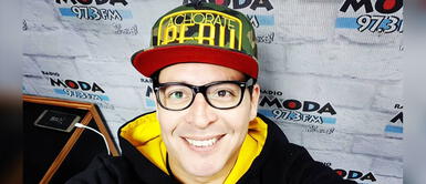 Carloncho retorna a Radio Moda Carloncho regresó a Moda pese a sus ataques machistas contra las mujeres