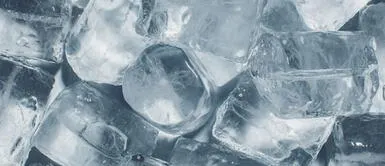 Luce un rostro radiante y esculpido con este tratamiento de té verde y hielo Luce un rostro radiante y esculpido con este tratamiento de té verde y hielo