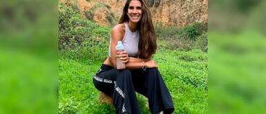 Vanessa Tello Vanessa Tello apuesta por un sagaz trikini que fusiona la moda neón y tropical