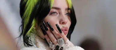 Billie Eilish se despide del tinte neón para recibir esta nueva cabellera Billie Eilish se despide del tinte neón para recibir esta nueva cabellera