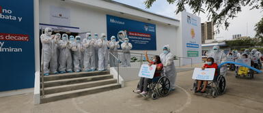 Villa Rebagliati de EsSalud dio sus primeras altas a pacientes que vencieron la Covid-19 Villa Rebagliati: primeros pacientes en ser dados de alta de COVID-19 tienen emotiva despedida