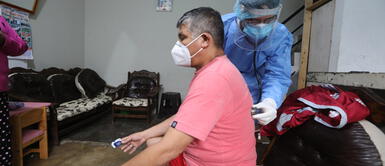 “Basta que un familiar en casa esté infectado para que la posibilidad de contagio se dispare", advierte el infectólogo. Sospechoso de COVID-19 puede infectar a una familia entera durante la primera semana