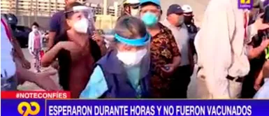 ADULTOS MAYORES DENUNCIAN QUE ESPERARON POR HORAS Y NO FUERON VACUNADOS Adultos mayores denuncian a EsSalud por hacerlos esperar por horas y no vacunarlos