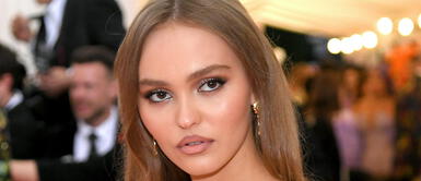 Lily Rose Depp confiesa cual es su cosmético preferido Lily Rose Depp revela el cosmético que no puede faltar en sus looks de makeup