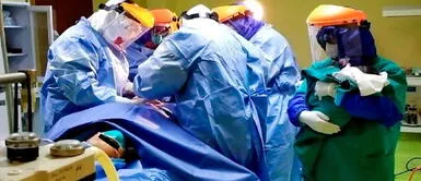 Menor de 13 años permanece conectada a un ventilador mecánico. Foto referencial: Andina. Huancayo: menor de 13 años da a luz a un bebé y termina en cama UCI por COVID-19