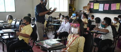 Minedu: 16% de colegios de zonas rurales podrían abrir este 19 de abril Más de 17 mil colegios de zonas rurales pueden iniciar clases “con un grado de presencialidad”