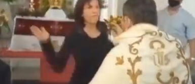 Mujer agrede a sacerdote durante misa de Semana Santa en Venezuela Mujer con posibles alteraciones mentales agrede a sacerdote durante misa de Semana Santa en Venezuela