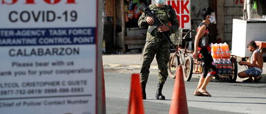 Hombre había salido a la tienda cuando fue sorprendido por autoridades policiales. Hombre muere tras ser obligado a hacer 300 sentadillas por infringir toque de queda