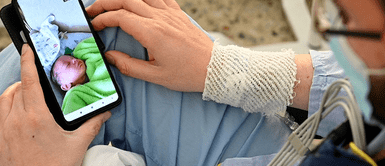 Hombre recibe un nuevo corazón mientras su mujer daba a luz a su primer hijo Hombre recibe un nuevo corazón mientras su mujer daba a luz a su primer hijo