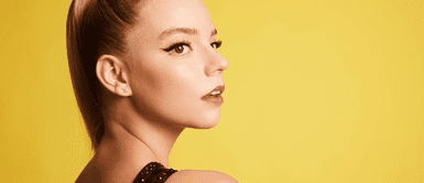 Anya Taylor-Joy estrena manicure doble en tendencia Anya Taylor -Joy estrena manicure doble que marca tendencia de belleza