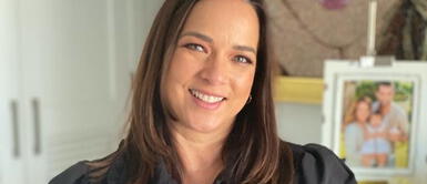 Adamari López da cátedra de moda con vibrante vestido verde con print floral Adamari López realiza deleite fashionista con eufórico vestido verde en tendencia