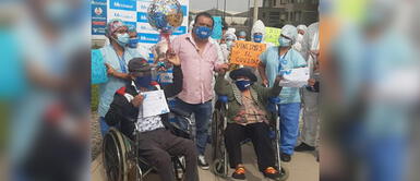 Manolo Rojas festeja que padres superen COVID-19 Manolo Rojas feliz porque sus padres superaron a la COVID-19