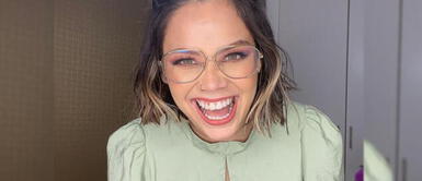 Andrea San Martín y vestido floral Andrea San Martín regresa triunfante a las pantallas con mágico estilismo floral