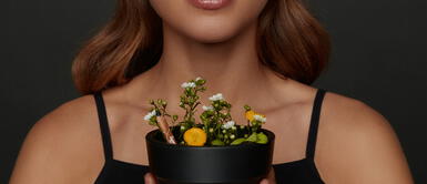 Delineador ecológico Lanzan el primer delineador de ojos que puedes plantar y convertirlo en bellas flores