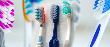 ¿Cómo elegir el cepillo de dientes adecuado para nuestra boca? ¿Cómo elegir el cepillo de dientes adecuado para nuestra boca?