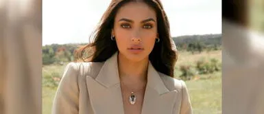 Renata Notni y outfit tropical Renata Notni lleva la fiebre tropical a su máximo nivel con vibrante total look de playa