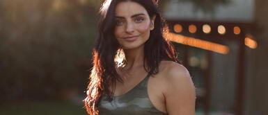 Aislinn Derbez solo lleva unos meses saliendo con este conocido influencer. Aislinn Derbez tras un año de su divorcio encontró el amor en su coach personal
