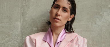 Patricia Barreto conquista con vestido a crochet de diseñadora peruana Annaiss Yucra Patricia Barreto destaca la moda peruana con elegante vestido a crochet