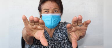 EsSalud revela las señales de la enfermedad de Parkinson en adultos mayores Temblor de las manos en reposo y pasos cortos al caminar podrían ser signos de la enfermedad de Parkinson