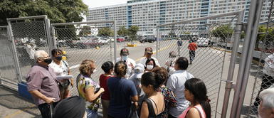 Hospital Rebagliati: Hija denuncia que le niegan cama UCI a su madre debido a su edad Hospital Rebagliati: Hija denuncia que le niegan cama UCI a su madre debido a su edad