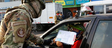 el pase laboral seguirá siendo indispensable para quienes se desempeñen en un empleo esencial, sobre todo en horario de toque de queda. Pase laboral: ¿en qué casos no es necesario tramitar este importante documento?