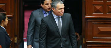 Salvador del Solar preocupado por el futuro del Perú al tener que elegir entre Keiko Fujimori y Pedro Castillo Salvador del Solar sobre Keiko: "ha actuado de forma antidemocrática cuando ha tenido el poder"