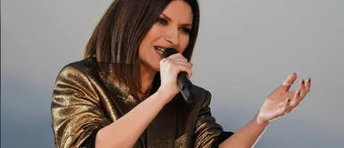 Laura Pausini Este es el vestido con el que Laura Pausini deslumbró en los Premios Oscars 2021