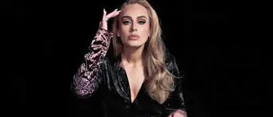 Adele y outfit de plumas Adele reaparece con electrizante y vibrante outfit de seda y plumas